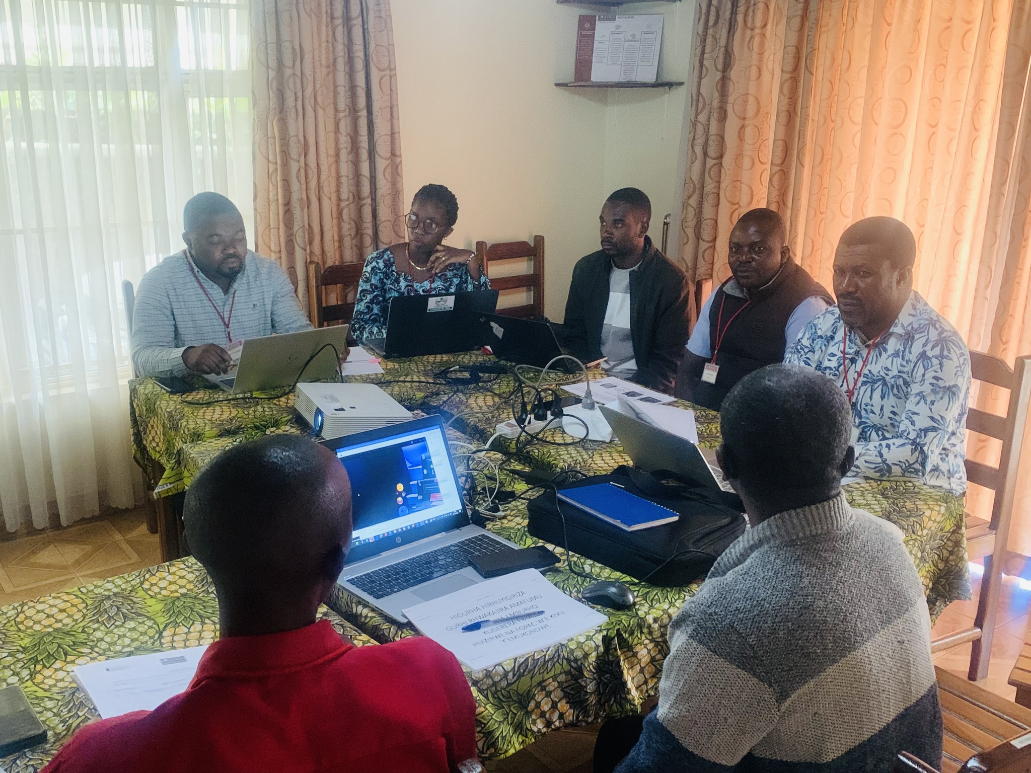 Présentation du guide de fabrication de biopesticides traduit en Mashi en collaboration avec GEL, FSKI walungu et ASOP.
